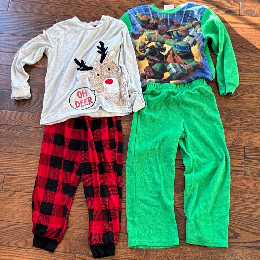 Kids Reindeer and Ninja Turtles Pajama Set size 6/7